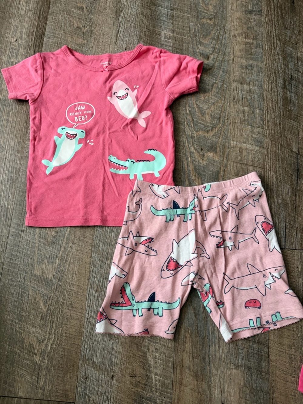 🌸 $10 SALE 🌸 Carter's Pink Shark & Crocodile Two-Piece Pajama Set